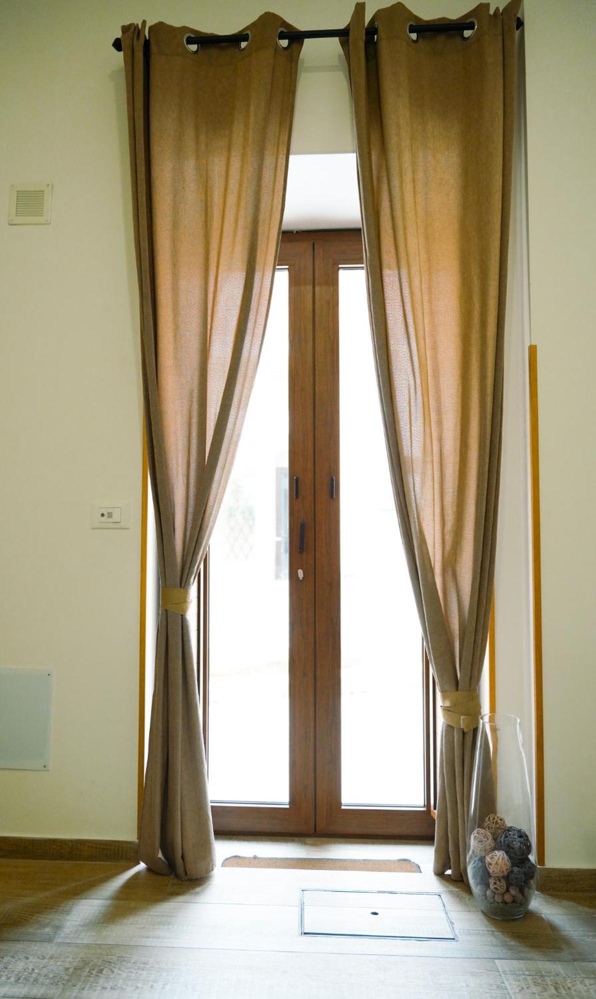Alex Rooms راغوزا المظهر الخارجي الصورة