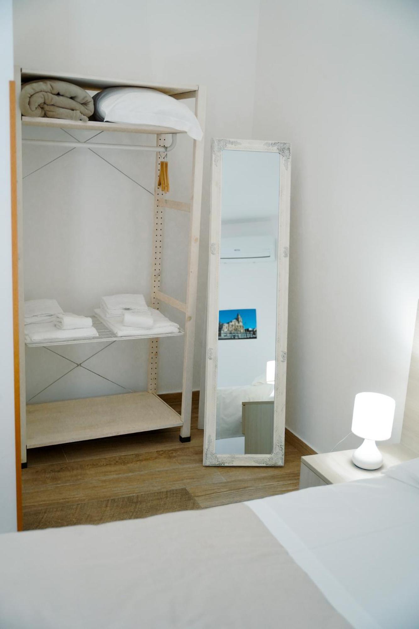 Alex Rooms راغوزا المظهر الخارجي الصورة
